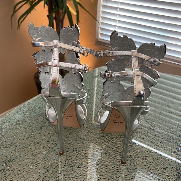 Giuseppe Zanotti Silver Leather Crystal Embellishments Gladiator Heels - Picture 7 of 15